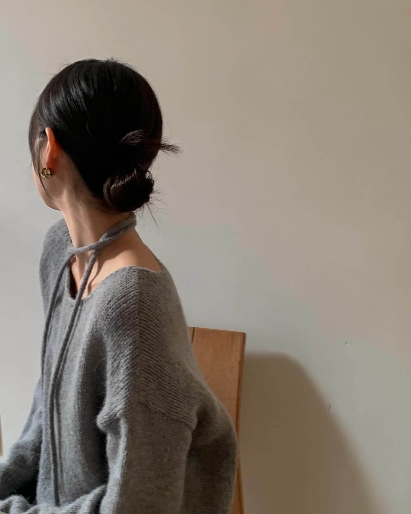 5 cách buộc tóc khi mặc áo mùa đông giúp diện mạo chỉn chu hơn hẳn, nhan sắc sáng bừng- Ảnh 2.