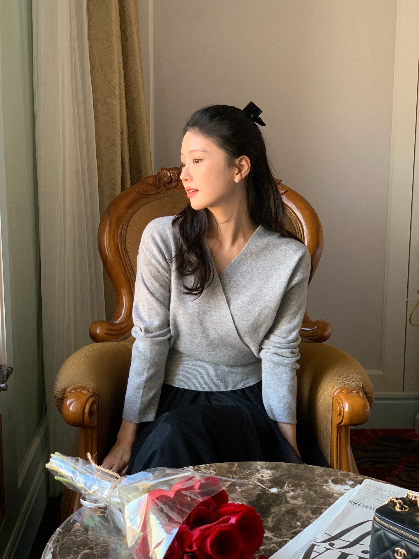 5 cách buộc tóc khi mặc áo mùa đông giúp diện mạo chỉn chu hơn hẳn, nhan sắc sáng bừng- Ảnh 9.