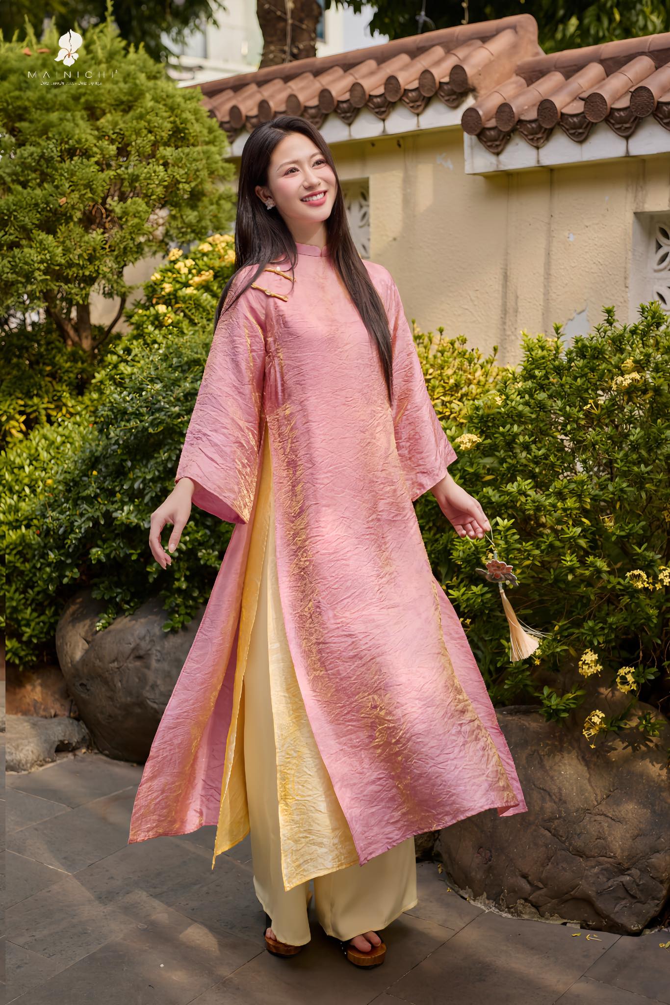 Tâm điểm xu hướng áo dài Tết 2026: Áo dài tà kép (4 tà) nhân đôi vẻ thướt tha, sang chảnh cho phái đẹp- Ảnh 12.