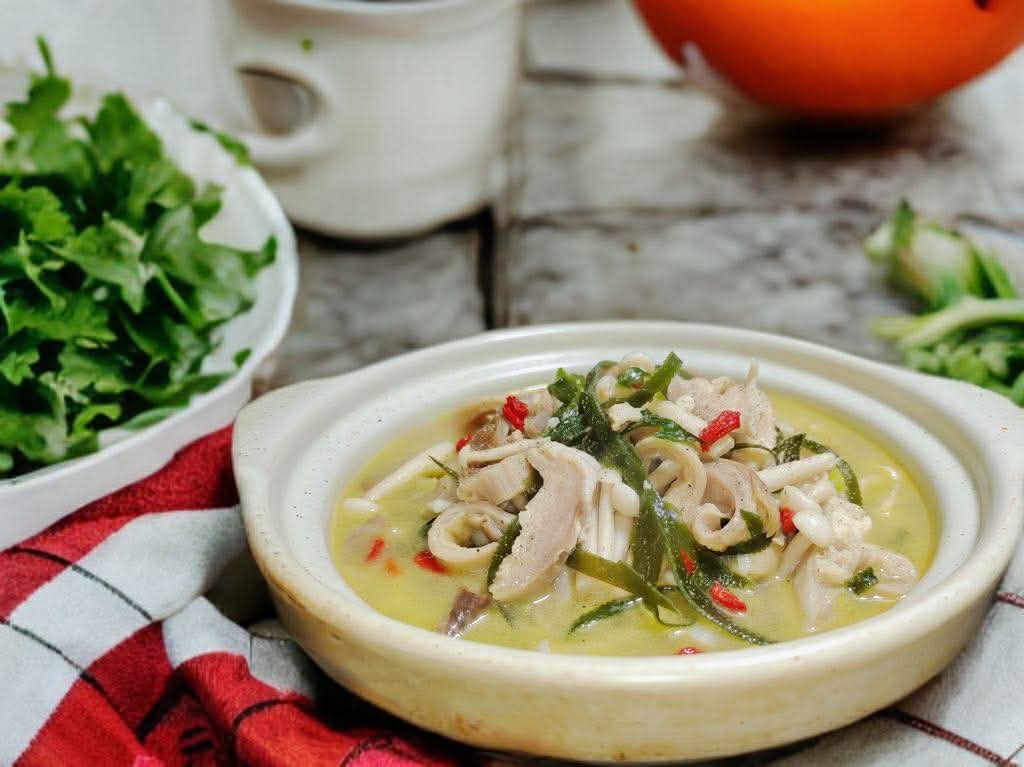 Món canh này rất hợp cho bữa cơm mùa đông: Nấu dễ mà ngon, húp một ngụm nước dùng thôi cũng mê lắm rồi!- Ảnh 6.