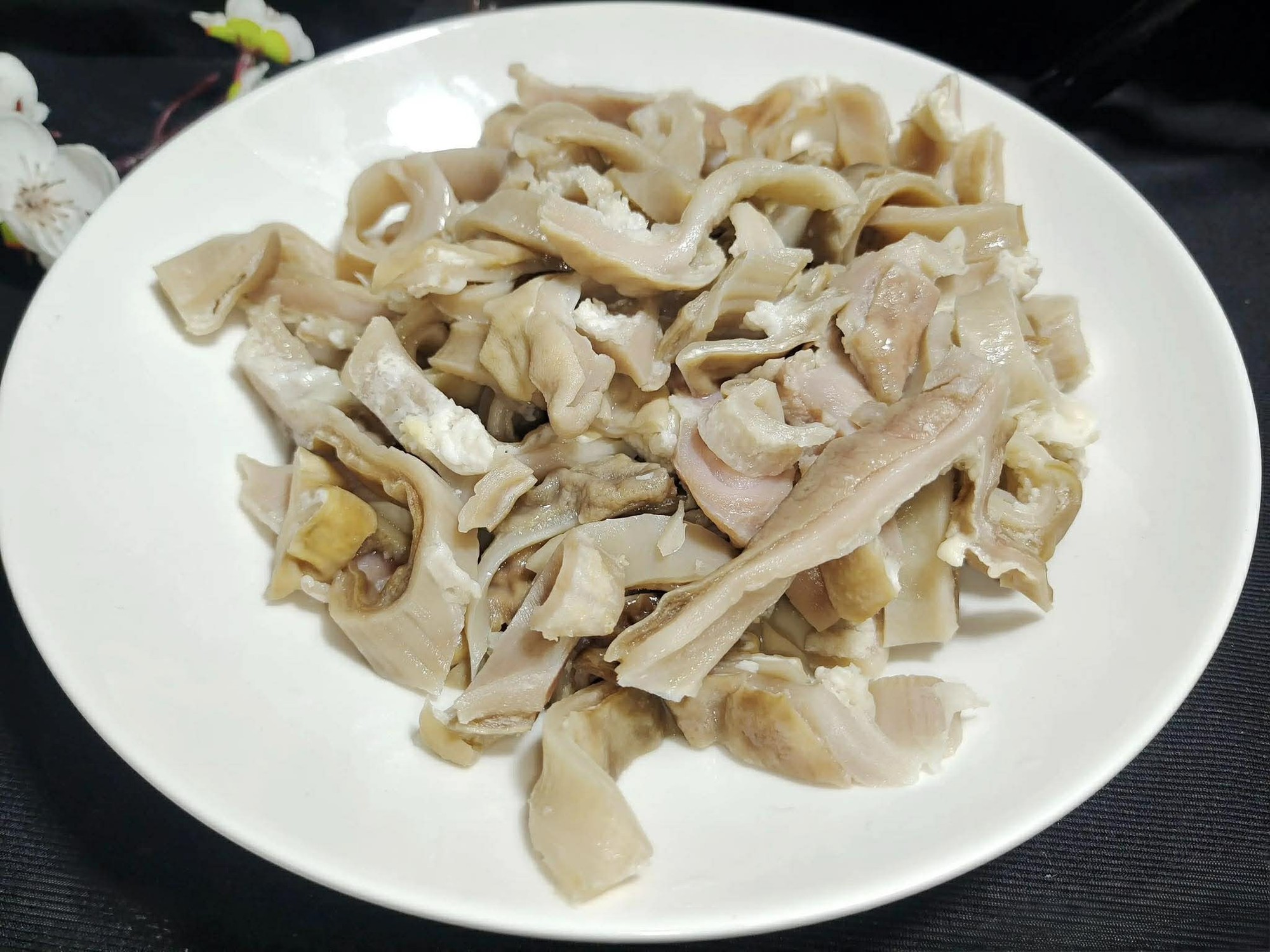 Món canh này rất hợp cho bữa cơm mùa đông: Nấu dễ mà ngon, húp một ngụm nước dùng thôi cũng mê lắm rồi!- Ảnh 1.