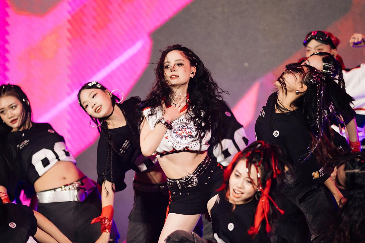 Long Oliver, Bom tạo nên SYNC FEST từ ý tưởng “điên rồ”, chẳng ngờ lại thành “làn gió mới” cho thị trường giải trí Việt- Ảnh 2.