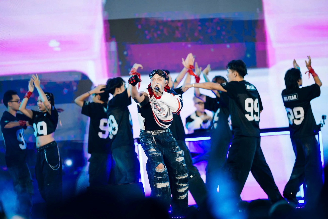 Long Oliver, Bom tạo nên SYNC FEST từ ý tưởng “điên rồ”, chẳng ngờ lại thành “làn gió mới” cho thị trường giải trí Việt- Ảnh 3.