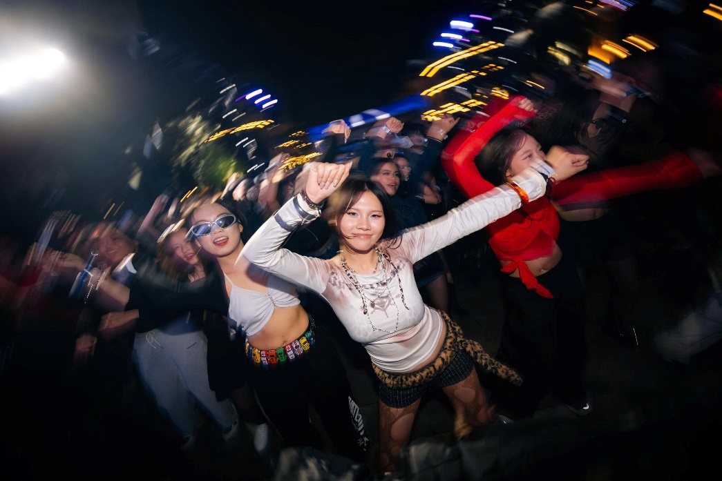 Long Oliver, Bom tạo nên SYNC FEST từ ý tưởng “điên rồ”, chẳng ngờ lại thành “làn gió mới” cho thị trường giải trí Việt- Ảnh 5.