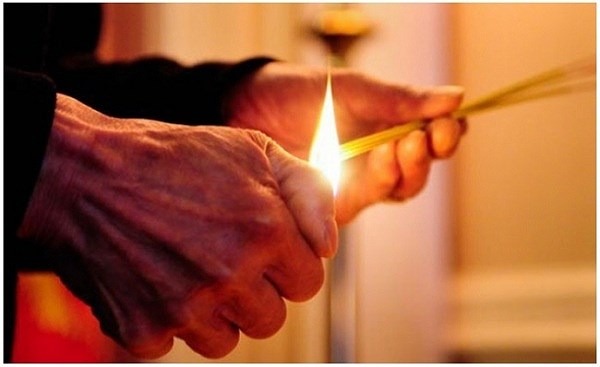 6 lưu ý khi thắp hương mùng 1- Ảnh 1. 6 lưu ý khi thắp hương mùng 1- Ảnh 1.