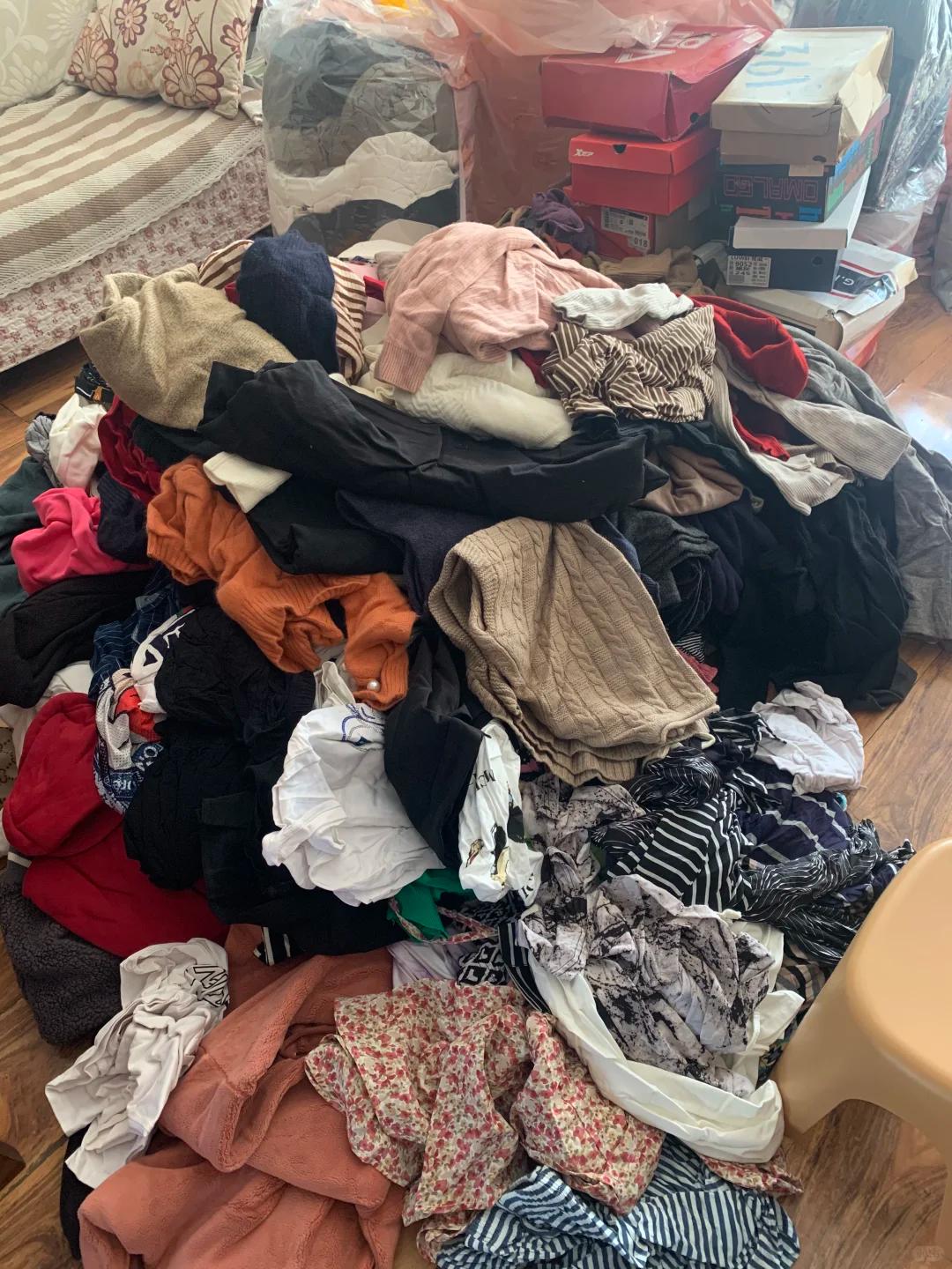 6 món đồ cũ khiến nhà luôn bừa bộn, ví tiền "tụt năng lượng": Nghèo đến đâu cũng nên bỏ ngay- Ảnh 1. 6 món đồ cũ khiến nhà luôn bừa bộn, ví tiền "tụt năng lượng": Nghèo đến đâu cũng nên bỏ ngay- Ảnh 1.