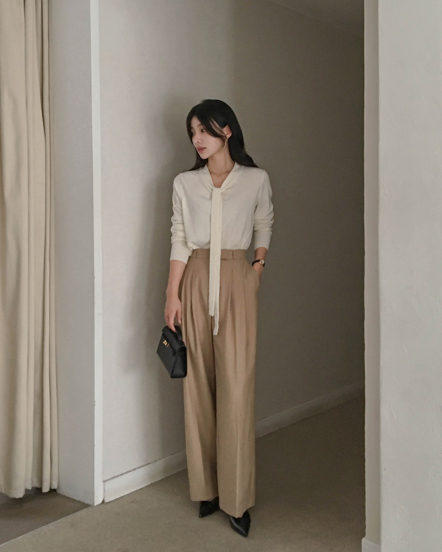 4 công thức mặc áo mỏng dài tay hợp nhất với những ngày không lạnh- Ảnh 8.