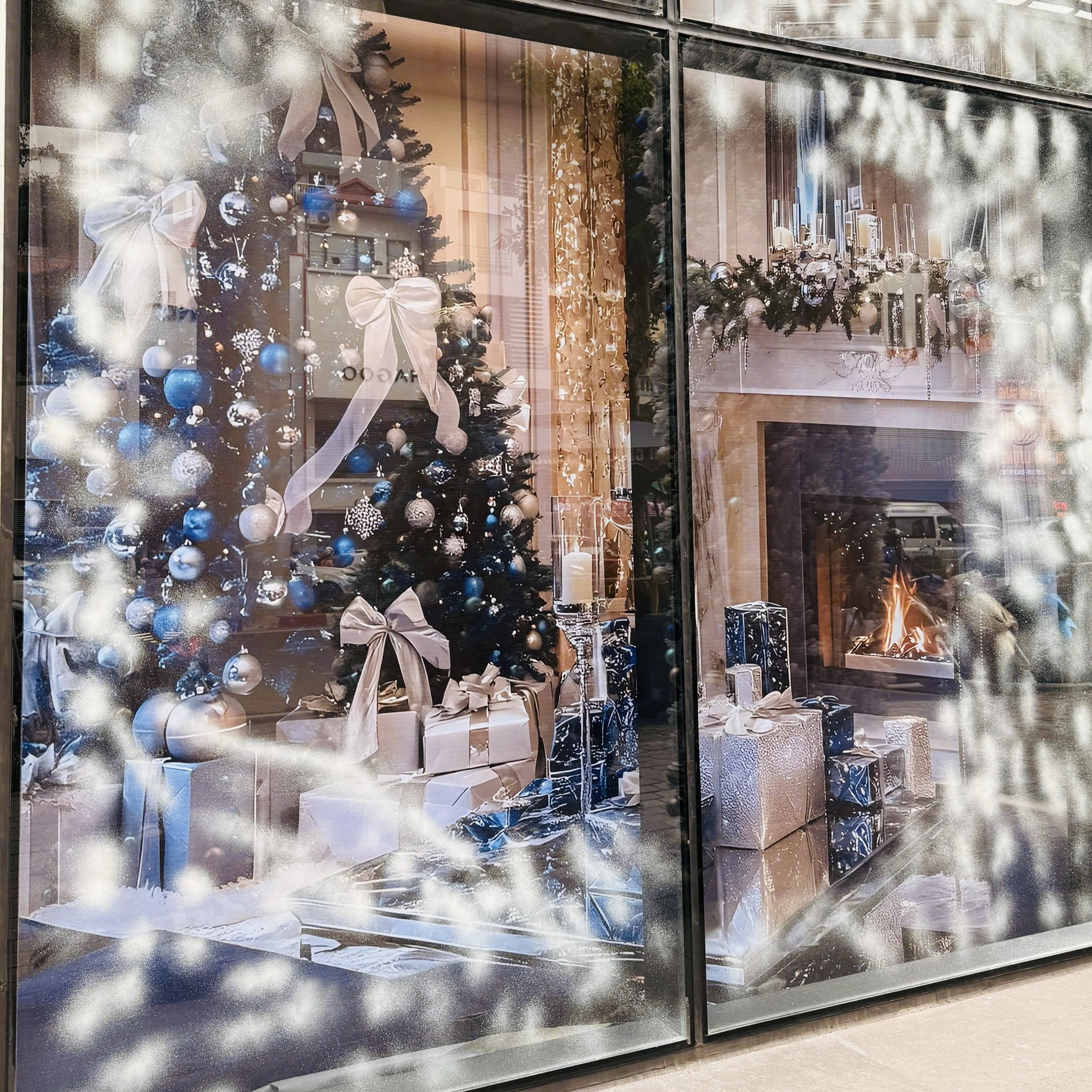 Trải nghiệm không gian Giáng sinh đậm chất Châu Âu tại PNJ NEXT- Ảnh 1. Trải nghiệm không gian Giáng sinh đậm chất Châu Âu tại PNJ NEXT- Ảnh 1.