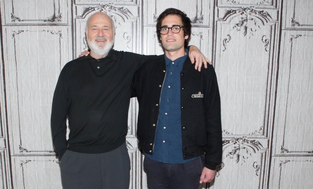 Dấu hiệu bất thường trước ngày "nghịch tử" sát hại bố mẹ là đạo diễn lừng danh thế giới- Ảnh 3.