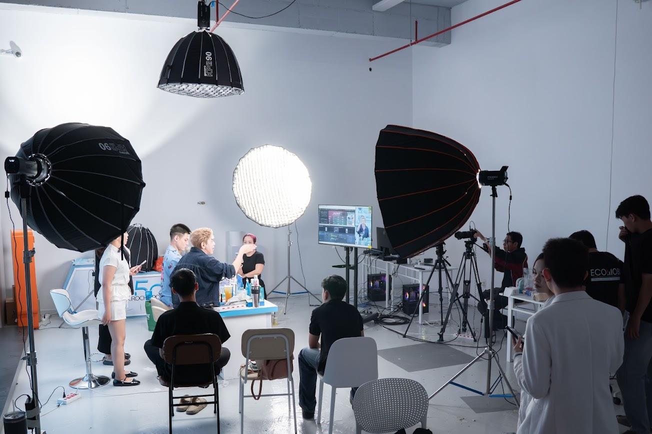 Doanh nghiệp Việt tìm lối đi mới với Social Commerce- Ảnh 2. Doanh nghiệp Việt tìm lối đi mới với Social Commerce- Ảnh 2.