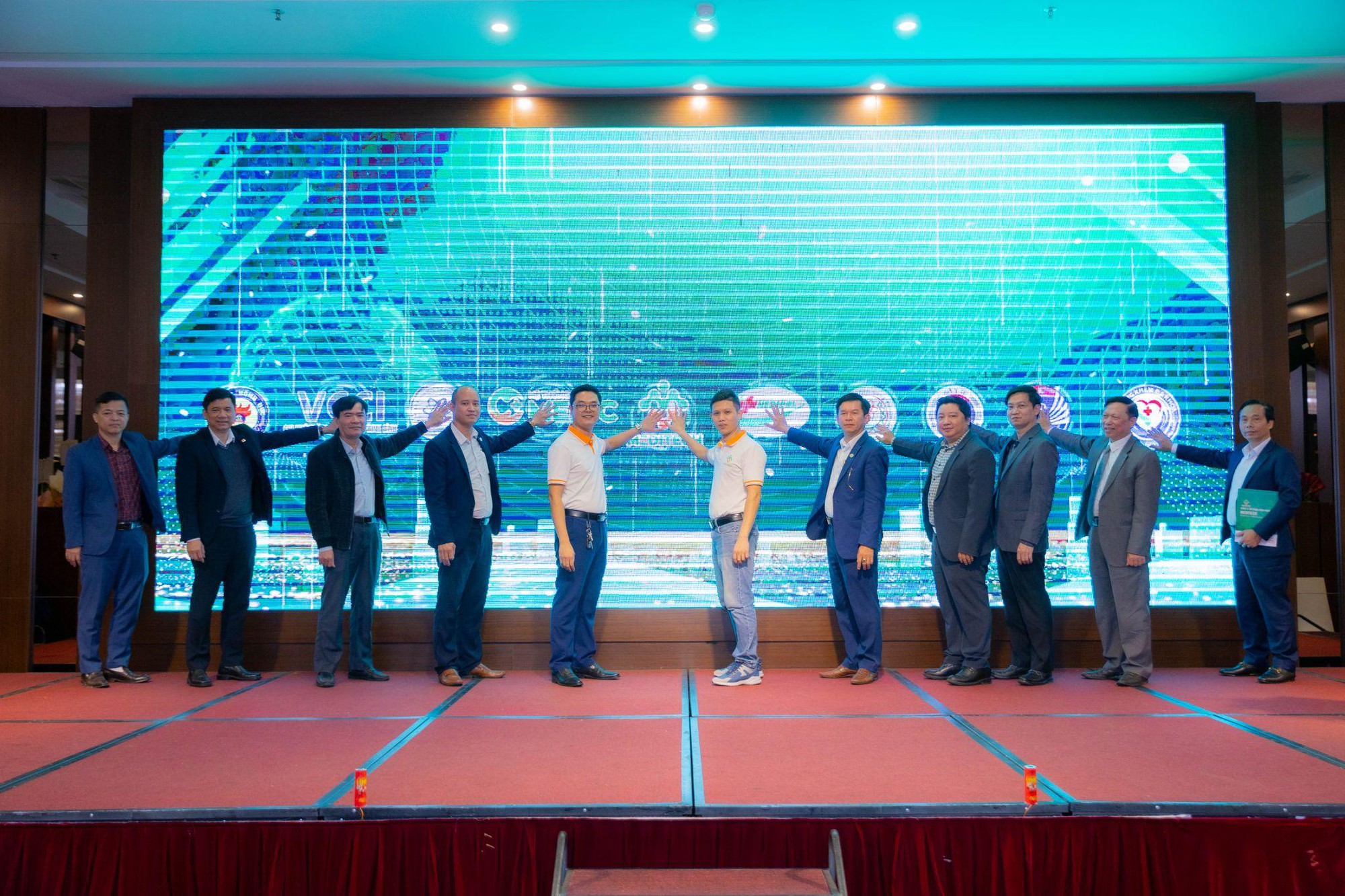 Meditech ra mắt, giới thiệu hệ sinh thái giải pháp y tế số toàn diện- Ảnh 3.