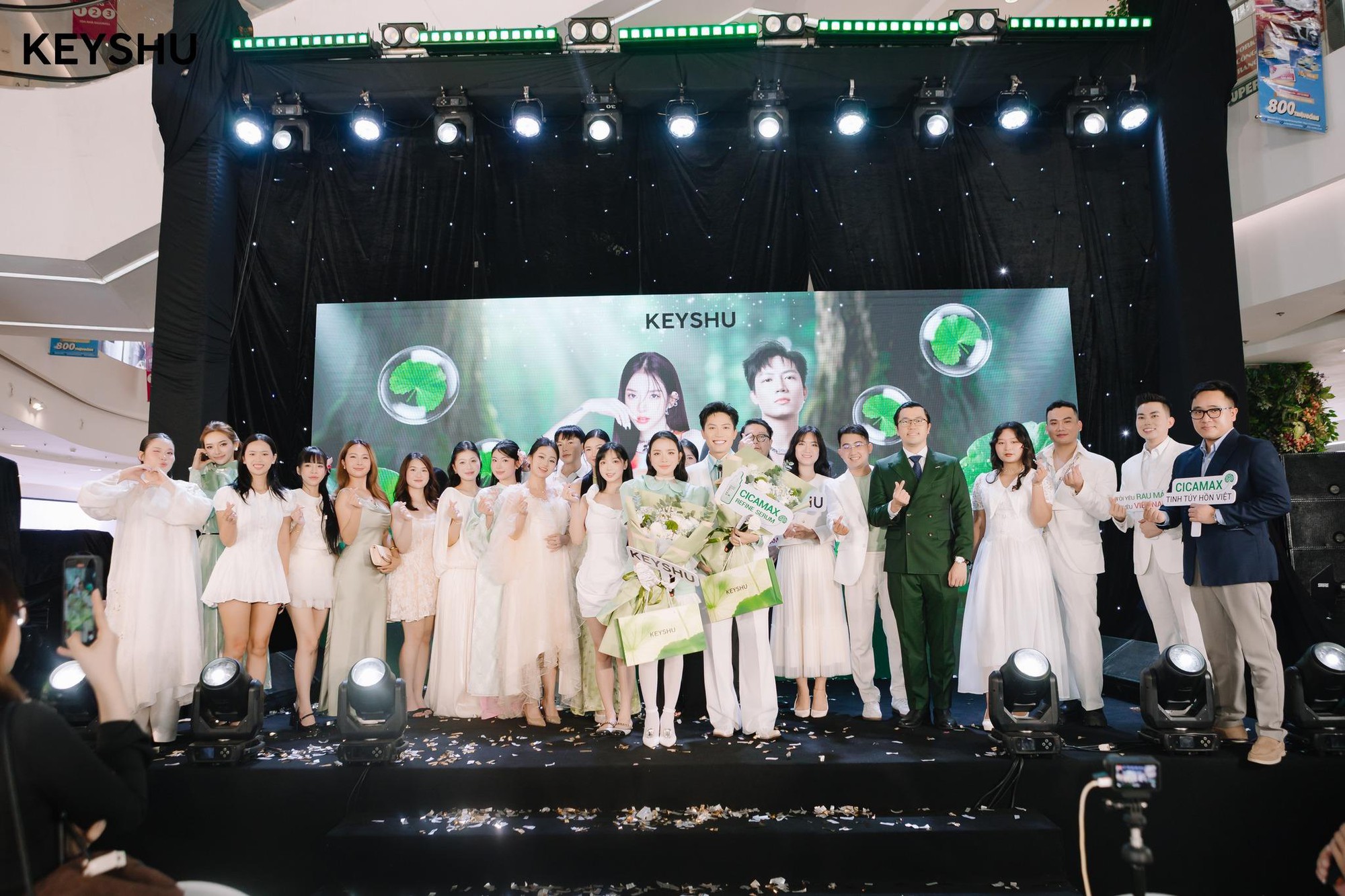 Màn kết hợp của LyLy - Anh Tú tại sự kiện ra mắt Cicamax Refine Serum- Ảnh 3.