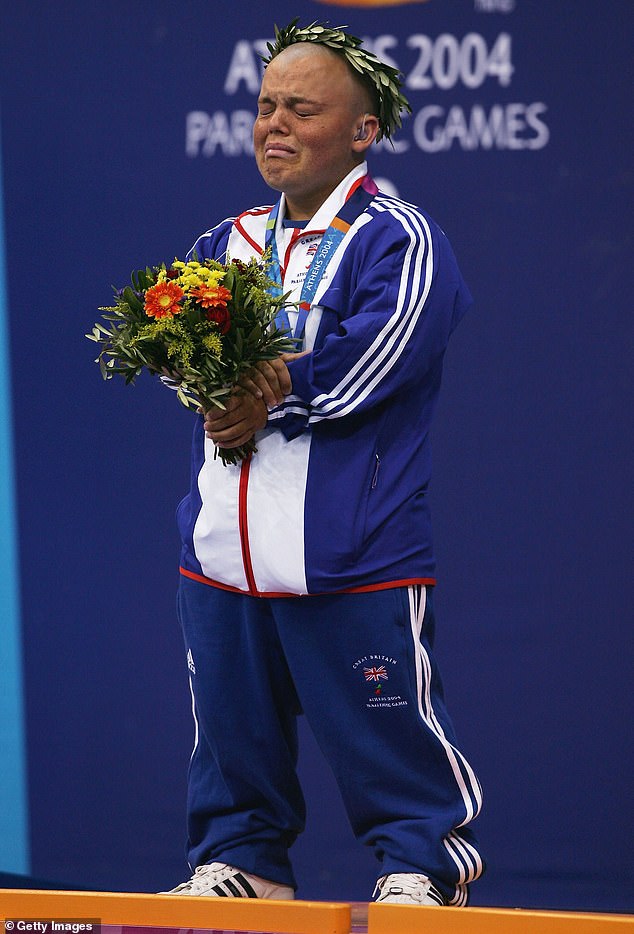 HCV Paralympic gạ gẫm bé gái 14 tuổi gửi ảnh khoả thân, và cái kết ê chề mất hết mặt mũi- Ảnh 1. HCV Paralympic gạ gẫm bé gái 14 tuổi gửi ảnh khoả thân, và cái kết ê chề mất hết mặt mũi- Ảnh 1.