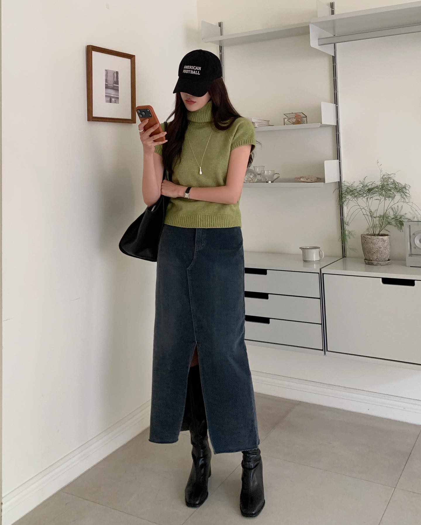 4 công thức diện chân váy đẹp nhất mùa đông, giúp chị em chạm đỉnh cao của sự sang trọng và tôn dáng- Ảnh 5. 4 công thức diện chân váy đẹp nhất mùa đông, giúp chị em chạm đỉnh cao của sự sang trọng và tôn dáng- Ảnh 5.