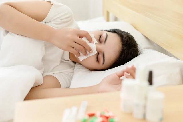 Cúm A đang tăng nhanh: Đừng bỏ qua khuyến cáo "1 hạn chế, 1 tạm hoãn, 1 đủ và 1 tránh" đển né ốm vặt- Ảnh 1.