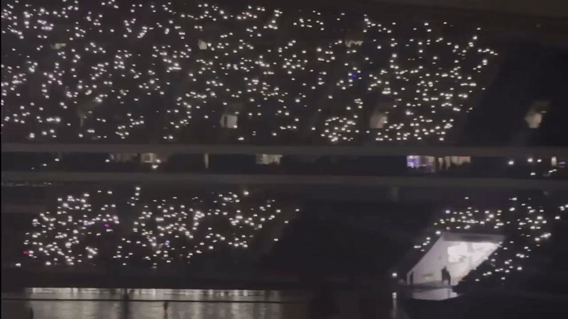 Sự giả dối của siêu sao hết thời: Thông báo cháy vé 6 concert, ngó vào trống hoác hơn nửa sân vận động- Ảnh 2. Sự giả dối của siêu sao hết thời: Thông báo cháy vé 6 concert, ngó vào trống hoác hơn nửa sân vận động- Ảnh 2.