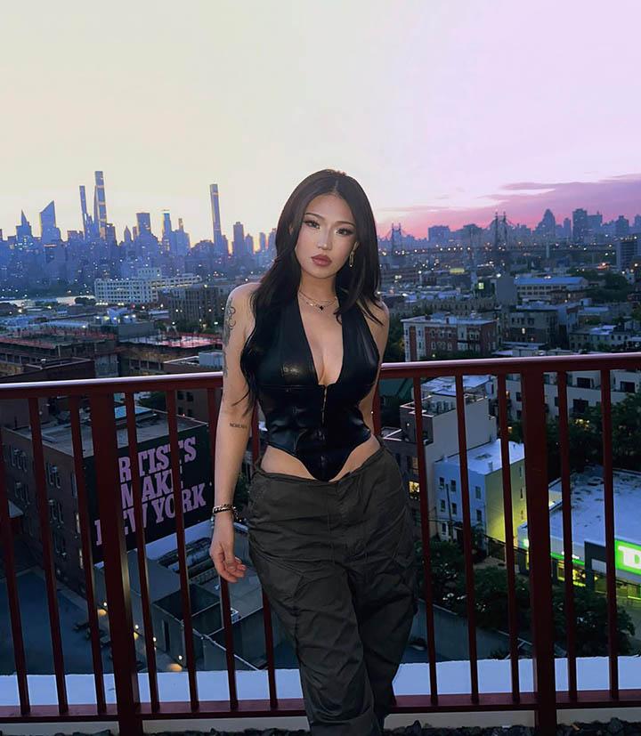 Nữ TikToker 4 triệu người theo dõi bị bắt quả tang trộm đồ siêu thị ngay trên livestream- Ảnh 5. Nữ TikToker 4 triệu người theo dõi bị bắt quả tang trộm đồ siêu thị ngay trên livestream- Ảnh 5.