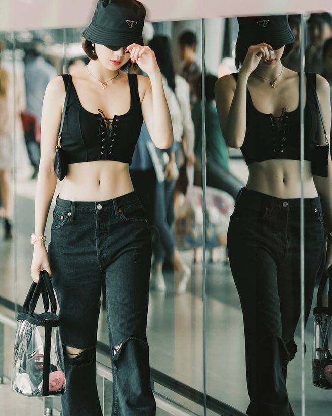 Ngọc Trinh đi đầu trend "trạm tỷ" từ 10 năm trước: Nhìn body và dàn đồ hiệu đủ thấy nể- Ảnh 7.