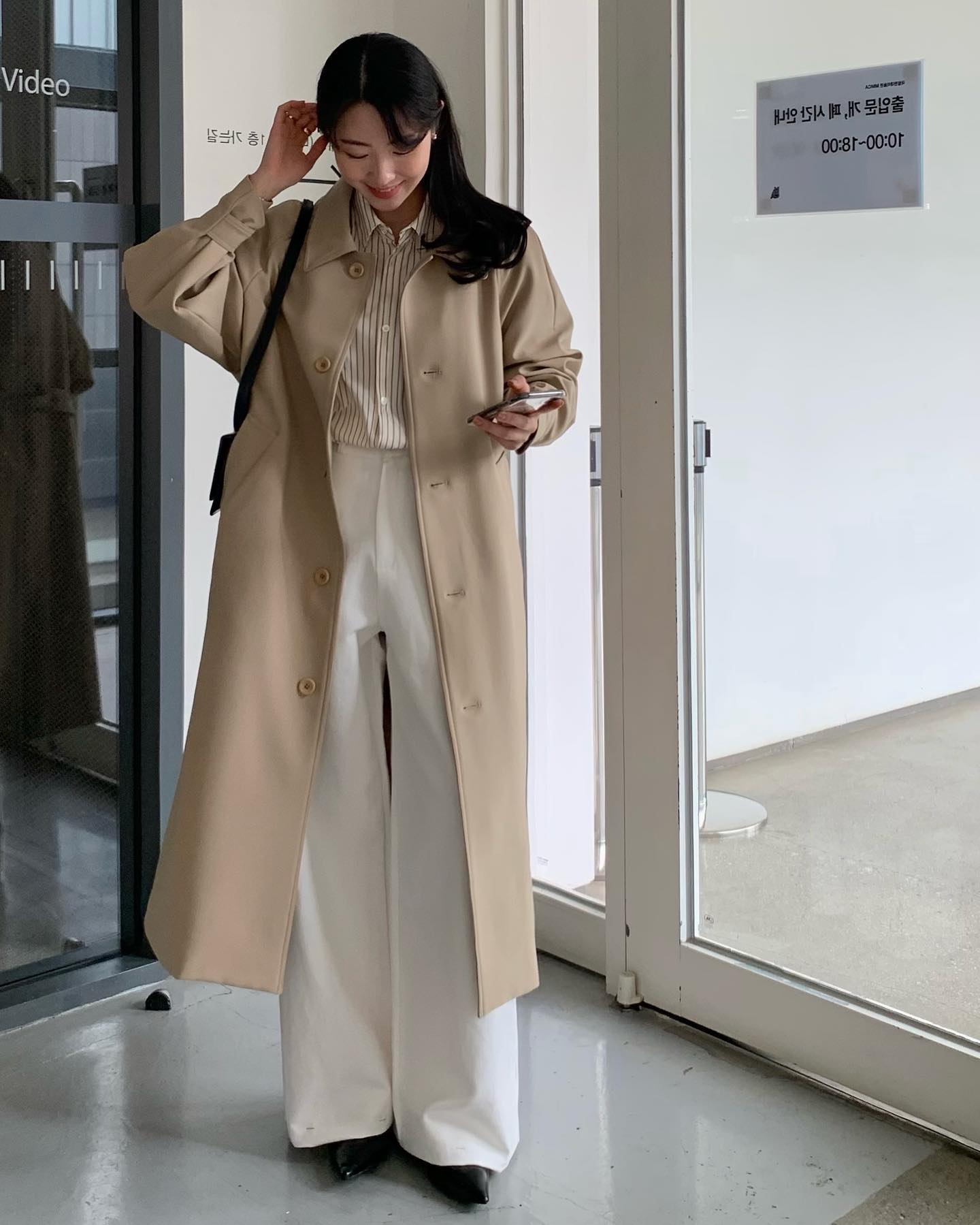 Mẹ tôi ngày xưa là "Hoa khôi công sở", mặc đẹp quanh năm nhờ sắm đủ 5 món đồ này- Ảnh 1.