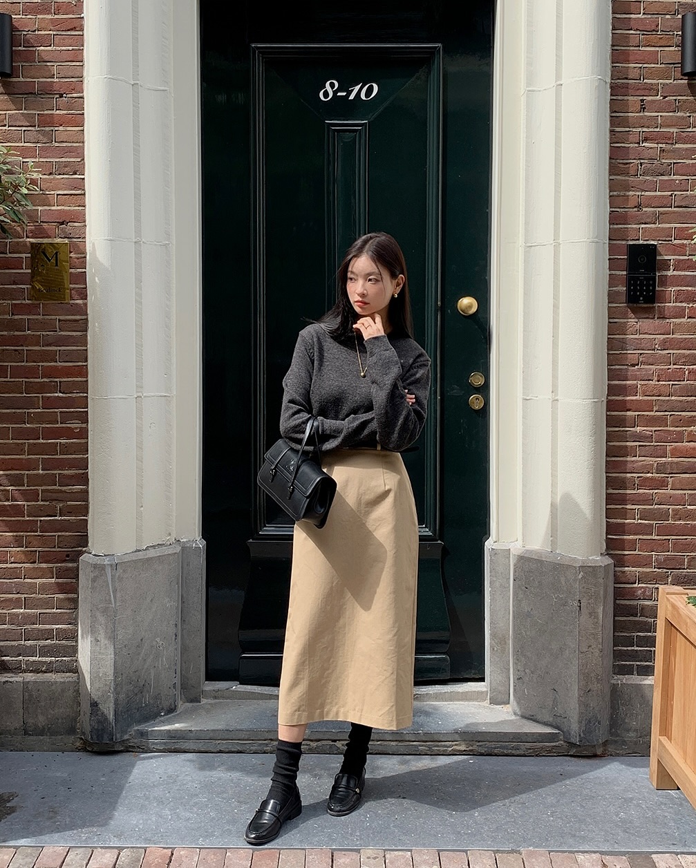 5 cách mặc đồ công sở giúp nàng trẻ hẳn ra, quan trọng là vẫn chuẩn thanh lịch- Ảnh 8.