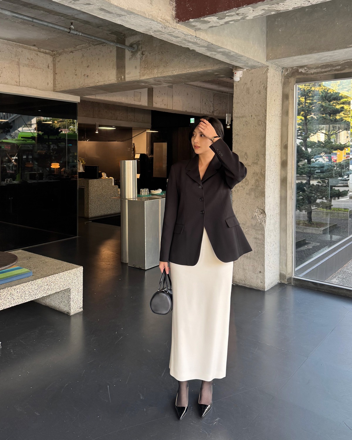 Mẹ tôi ngày xưa là "Hoa khôi công sở", mặc đẹp quanh năm nhờ sắm đủ 5 món đồ này- Ảnh 4.