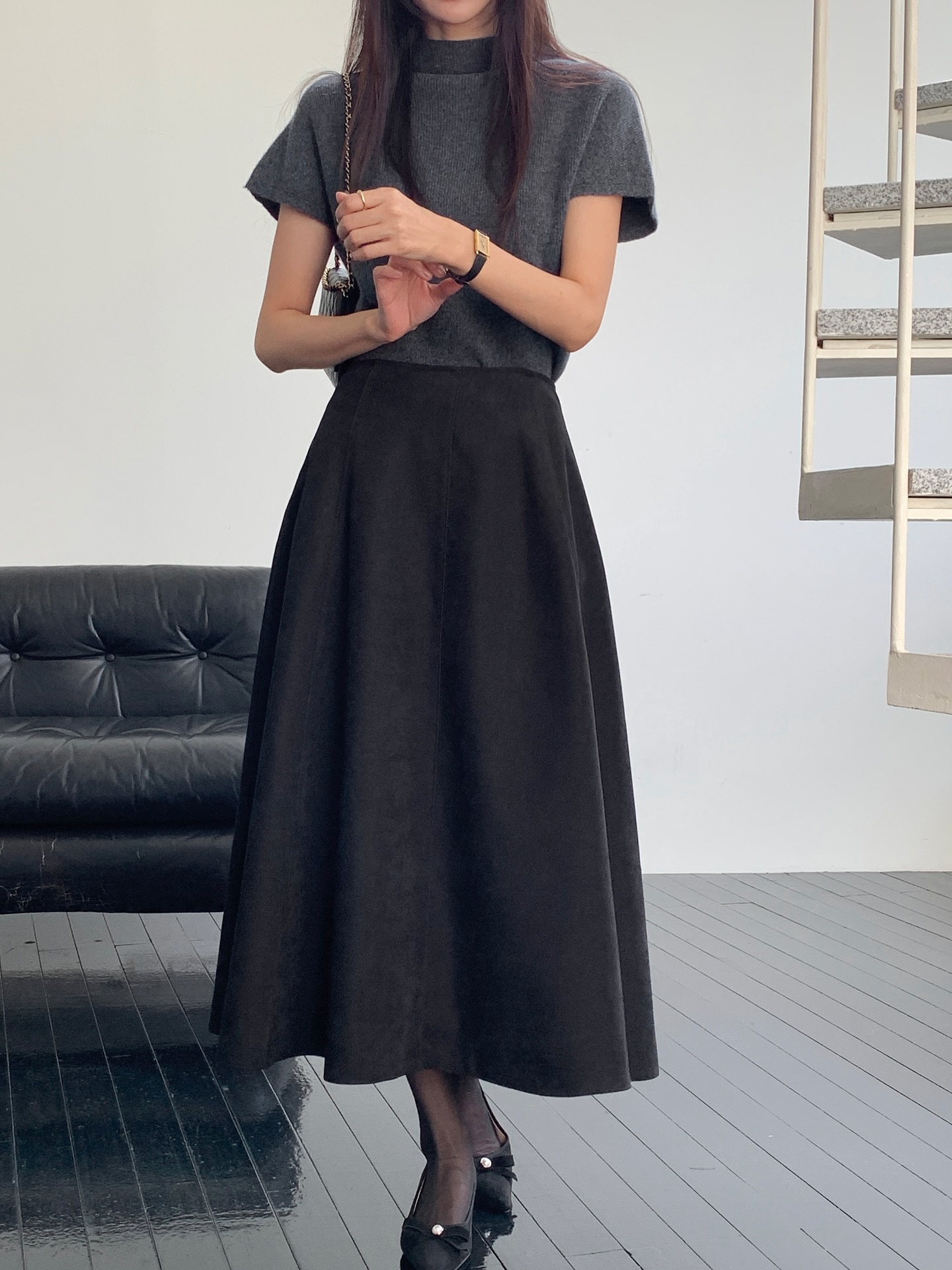 Chân váy chữ A che khuyết điểm đỉnh cao, mix với 5 mẫu áo này là phù hợp nhất- Ảnh 2.