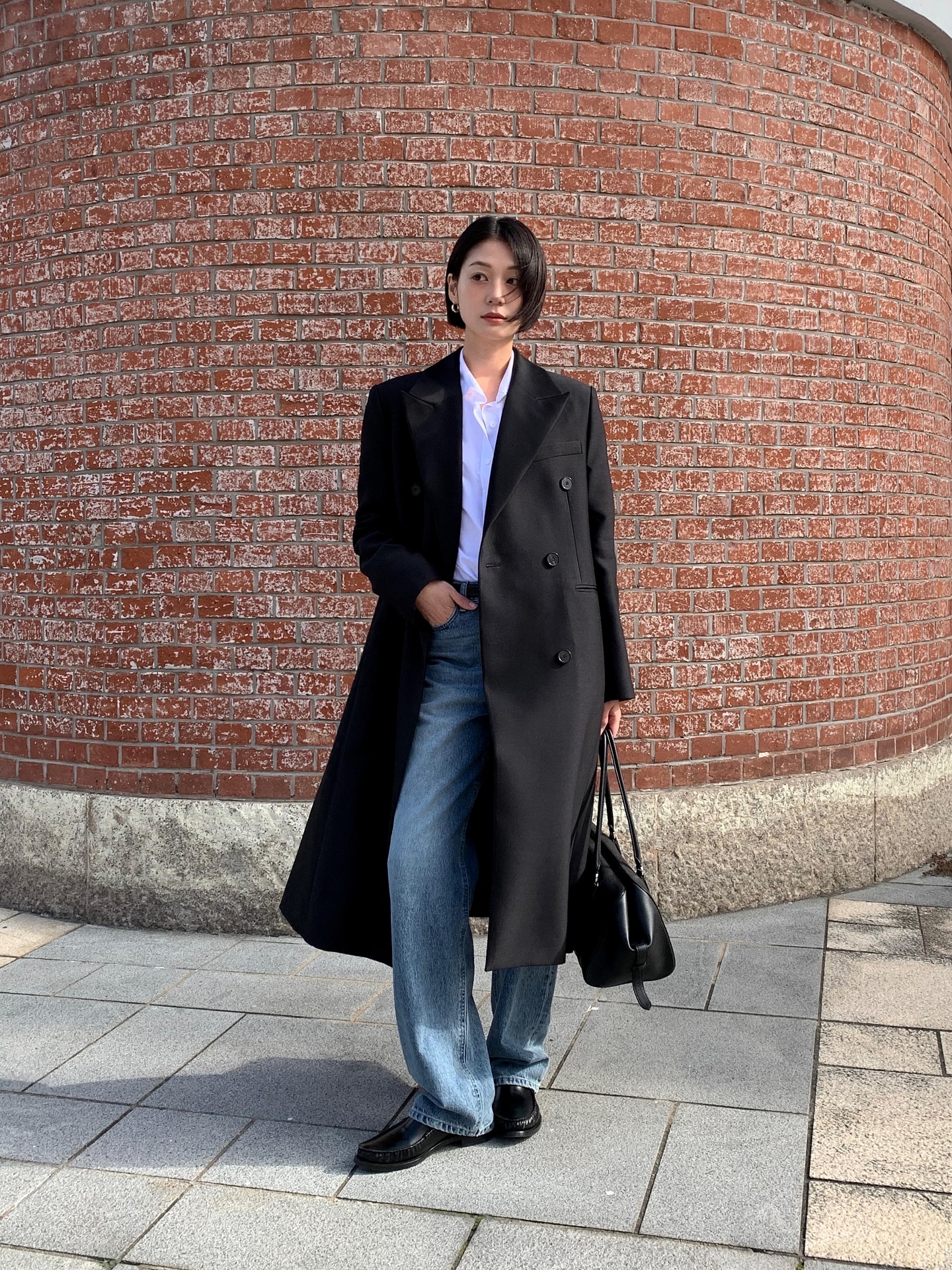 Mẹ tôi bảo: Cứ mặc đồ đen theo 5 công thức này là "auto" sang chảnh- Ảnh 3.