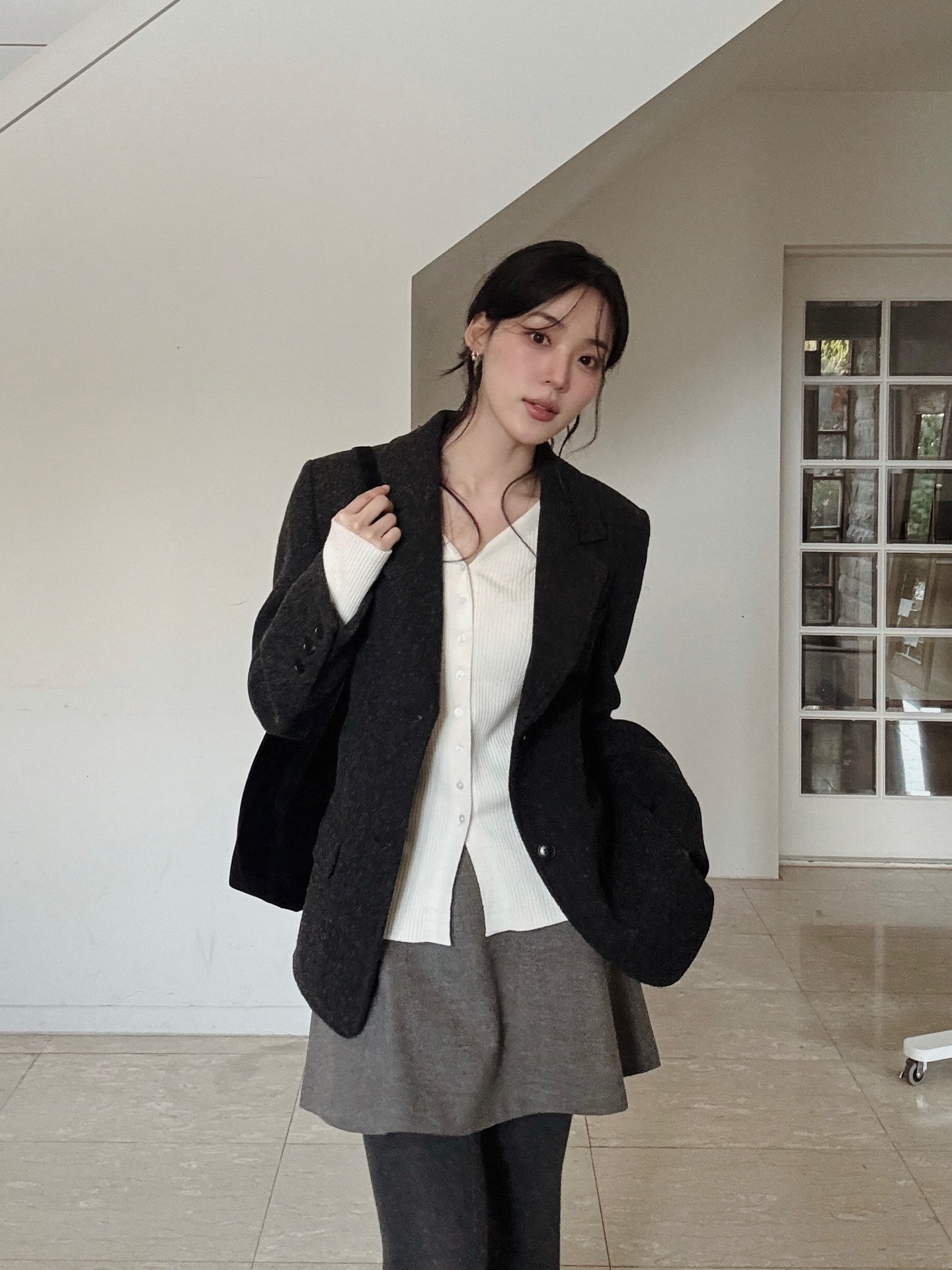 5 kiểu áo khoác mặc ngoài áo len giúp chị em sành điệu hơn rất nhiều, ai cũng nên biết- Ảnh 4.