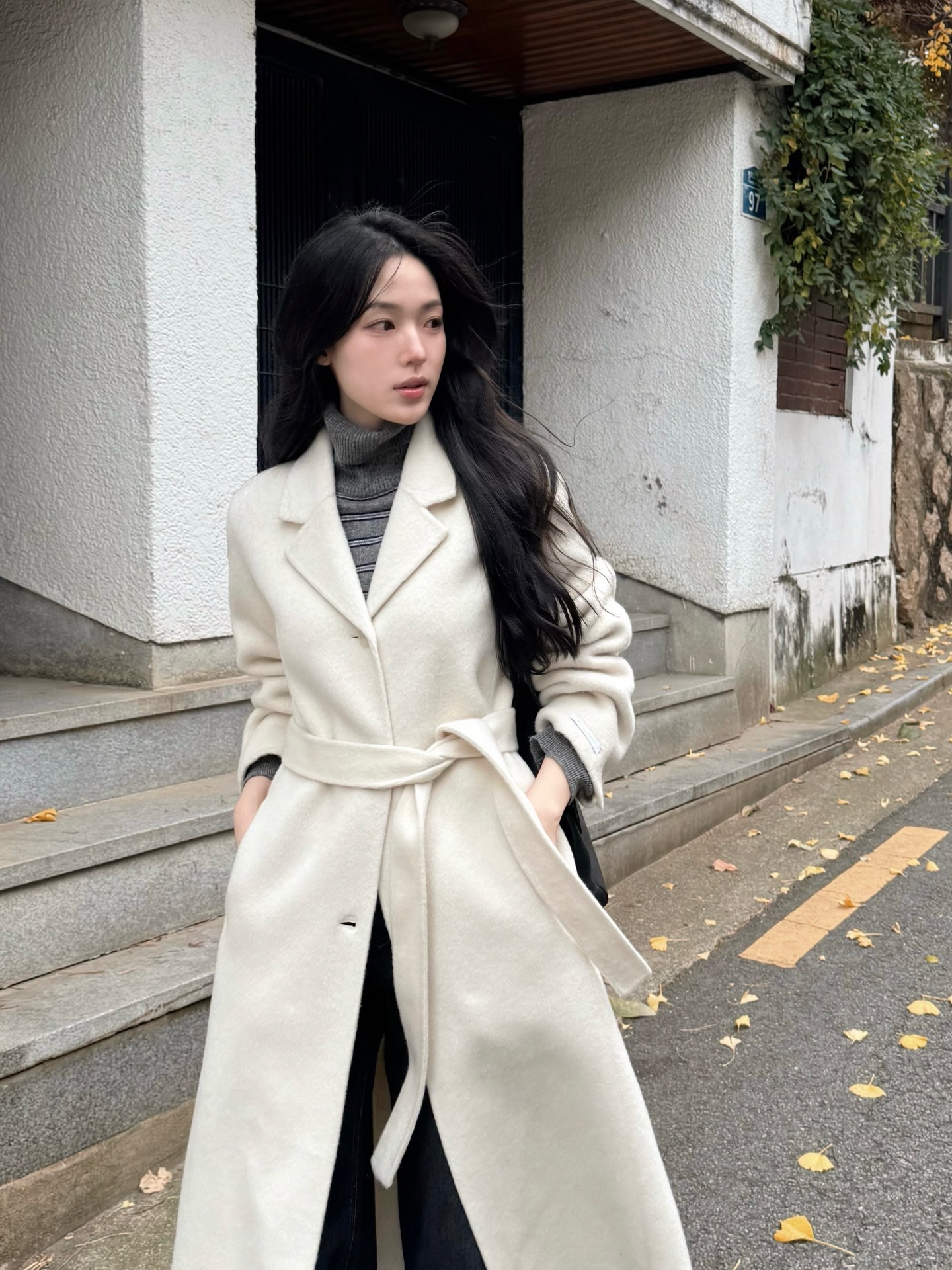 5 kiểu áo khoác mặc ngoài áo len giúp chị em sành điệu hơn rất nhiều, ai cũng nên biết- Ảnh 1.