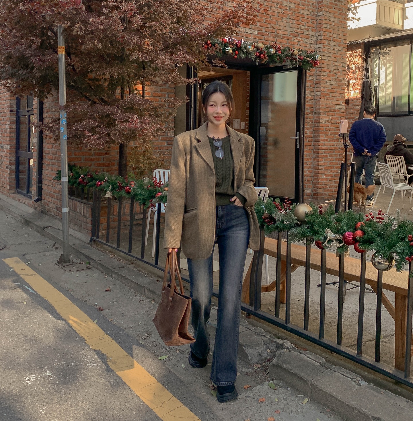 5 kiểu áo khoác mặc ngoài áo len giúp chị em sành điệu hơn rất nhiều, ai cũng nên biết- Ảnh 10.