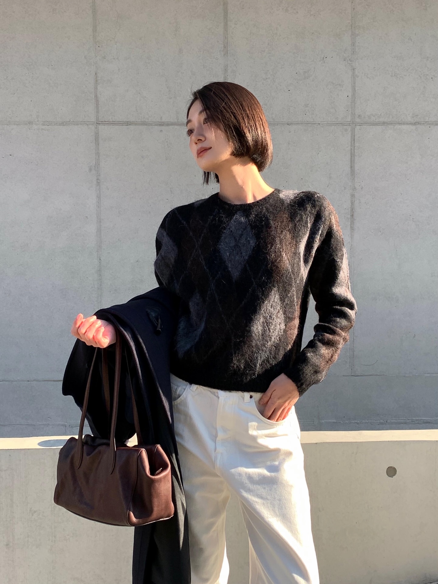 Áo len màu trung tính có 5 cách mặc đơn giản, nhưng sành điệu hết mức- Ảnh 3.