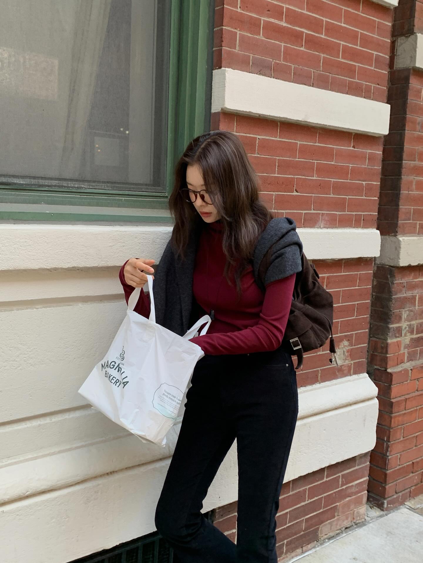 Mẹ tôi bảo: Cứ mặc đồ đen theo 5 công thức này là "auto" sang chảnh- Ảnh 10.