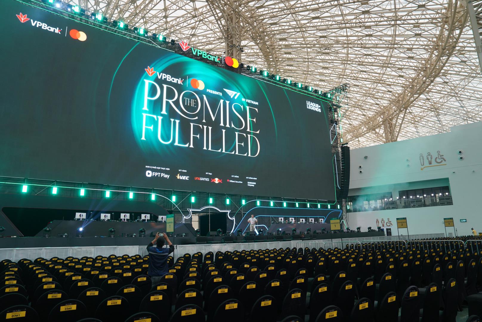 Những đặc quyền chưa từng có T1 dành cho fan Liên Minh Huyền Thoại Việt- Ảnh 1.