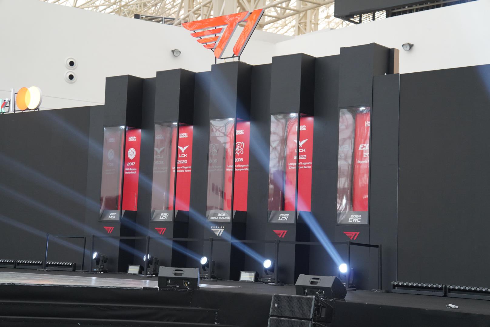 Những đặc quyền chưa từng có T1 dành cho fan Liên Minh Huyền Thoại Việt- Ảnh 4.