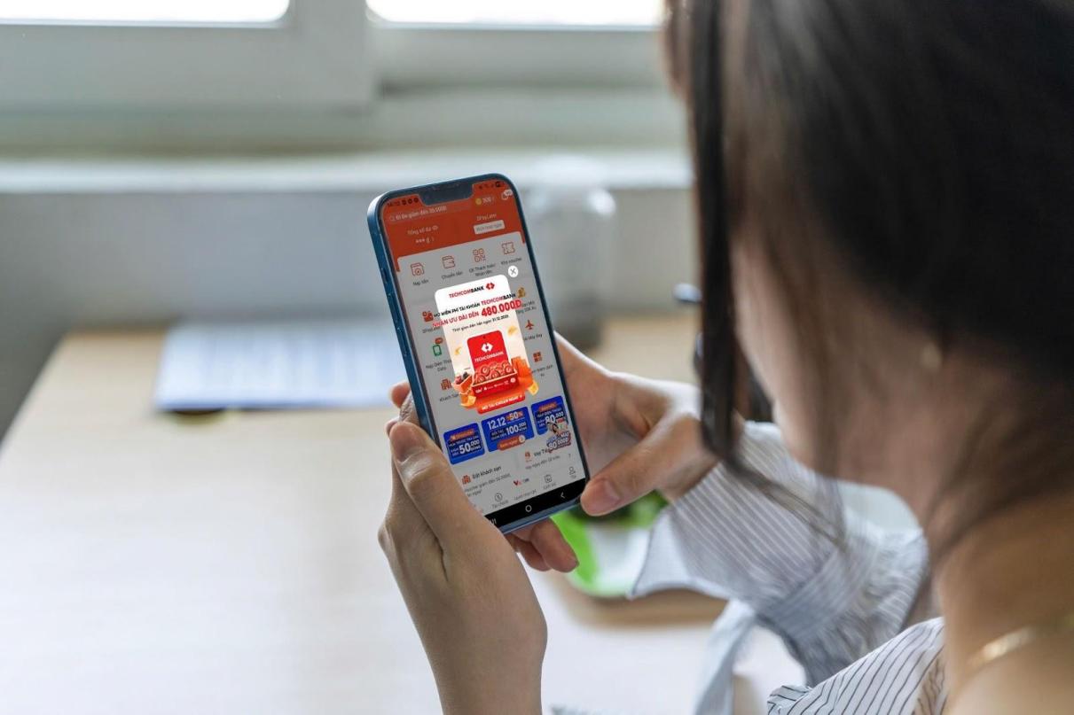 Ngân hàng liên kết với ví điện tử: Dùng sao có lợi nhất?- Ảnh 1.