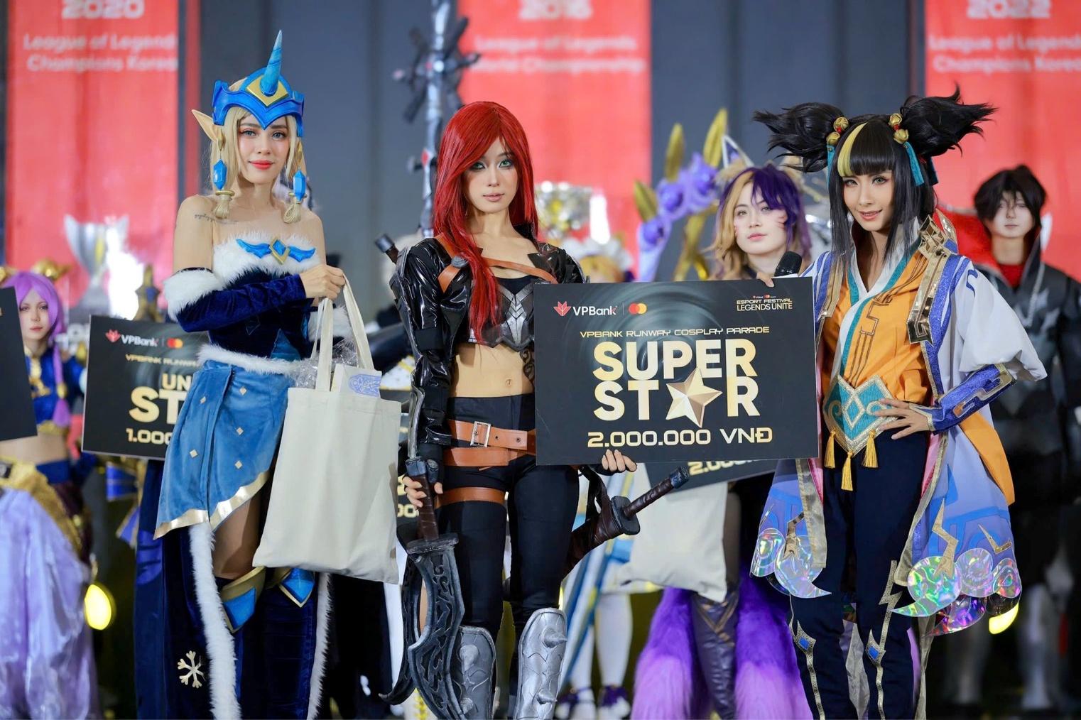 Khi các nhân vật Liên Minh Huyền Thoại bước ra đời thực tại VPBank Runway Cosplay Contest- Ảnh 4.