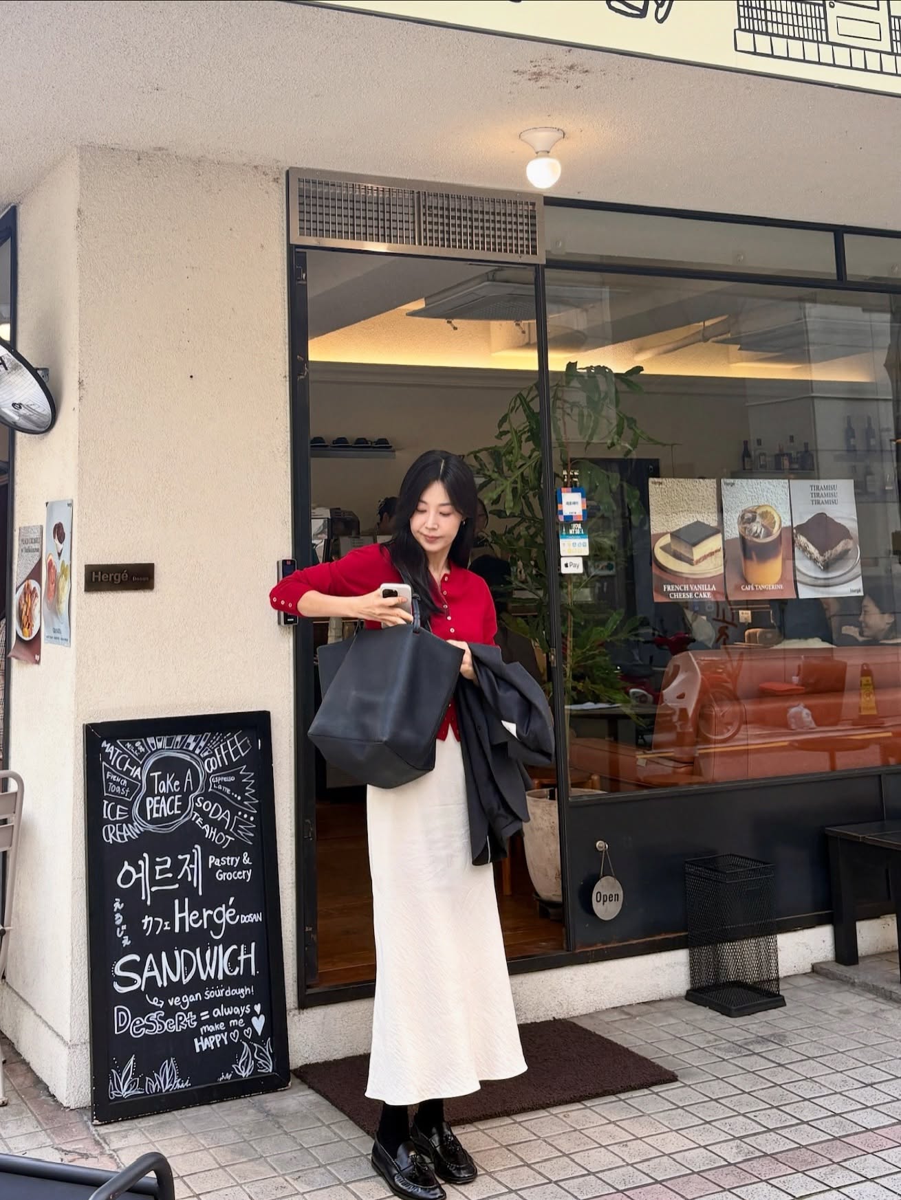 5 món thời trang hack tuổi "đỉnh của đỉnh" dành cho phụ nữ ngoài 40, quan trọng là vẫn rất sang- Ảnh 5.