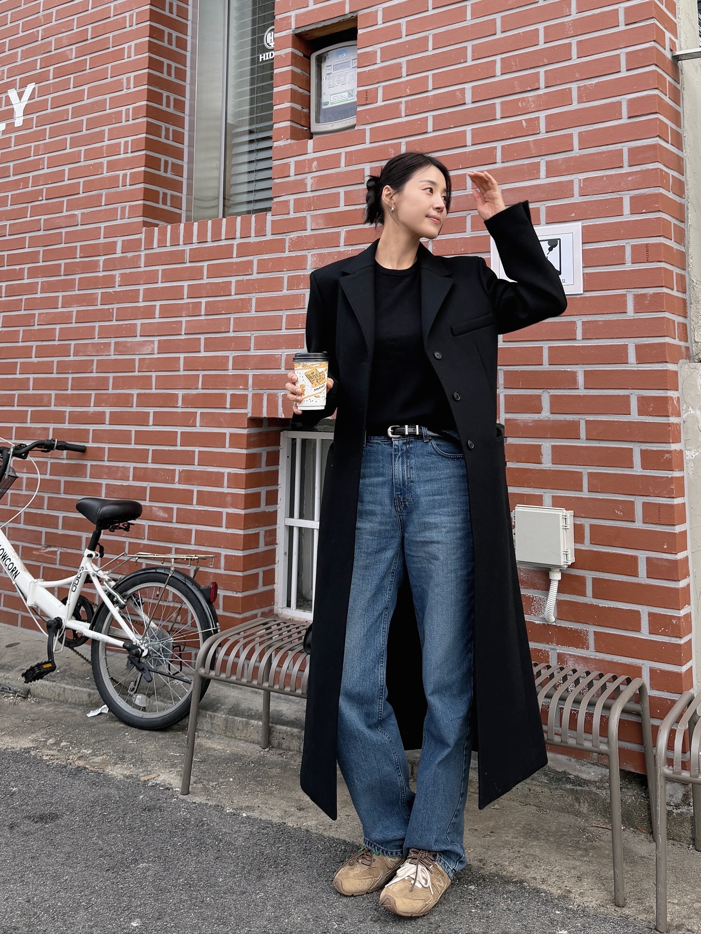 5 món thời trang hack tuổi "đỉnh của đỉnh" dành cho phụ nữ ngoài 40, quan trọng là vẫn rất sang- Ảnh 7.