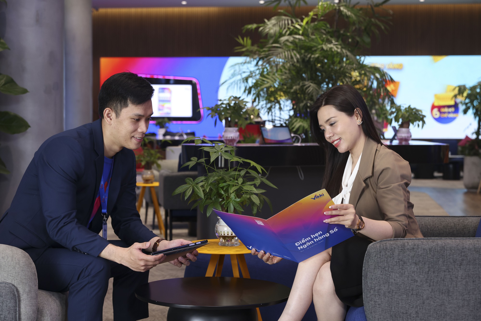 Vikki Bank hỗ trợ tài chính cho bà con vùng lũ- Ảnh 1.