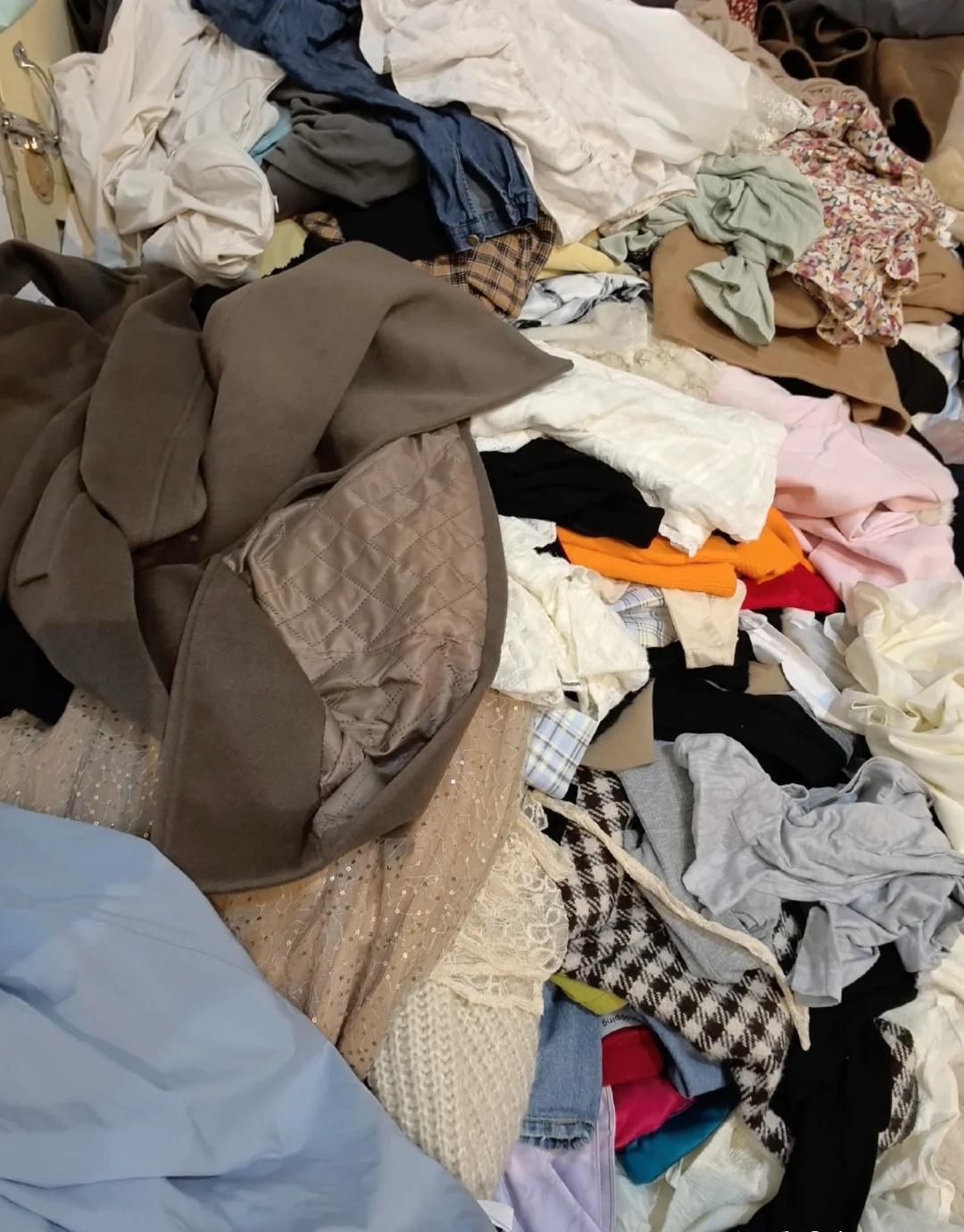 Thức tỉnh ở tuổi trung niên: 10 việc nhà chính chúng ta tự tạo ra - bỏ đi là thấy cuộc sống nhẹ hẳn- Ảnh 3.