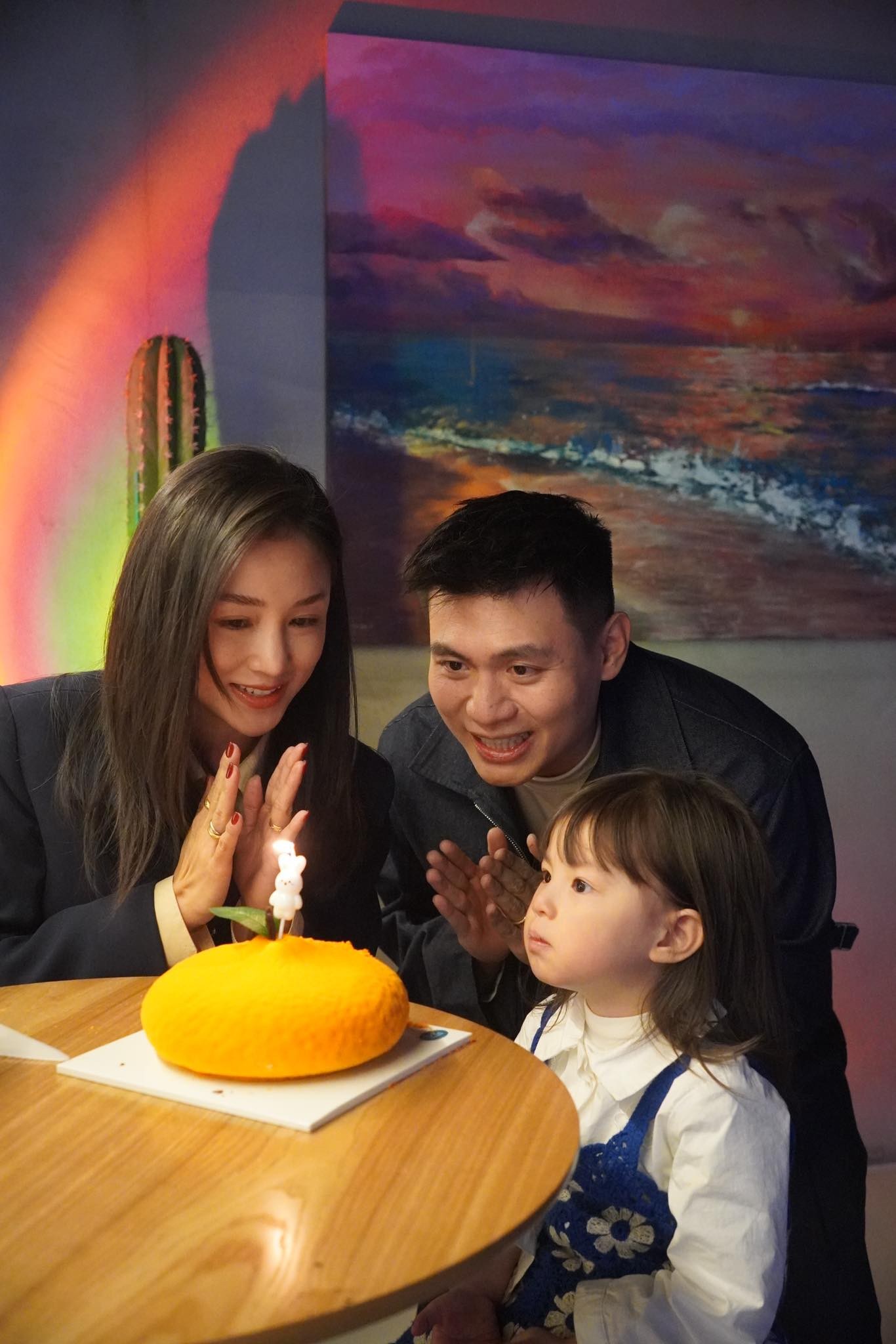 Giáng sinh của gia đình Pam Yêu Ơi: Trang phục “không đụng hàng” và status gây chú ý của mẹ Salim- Ảnh 10.