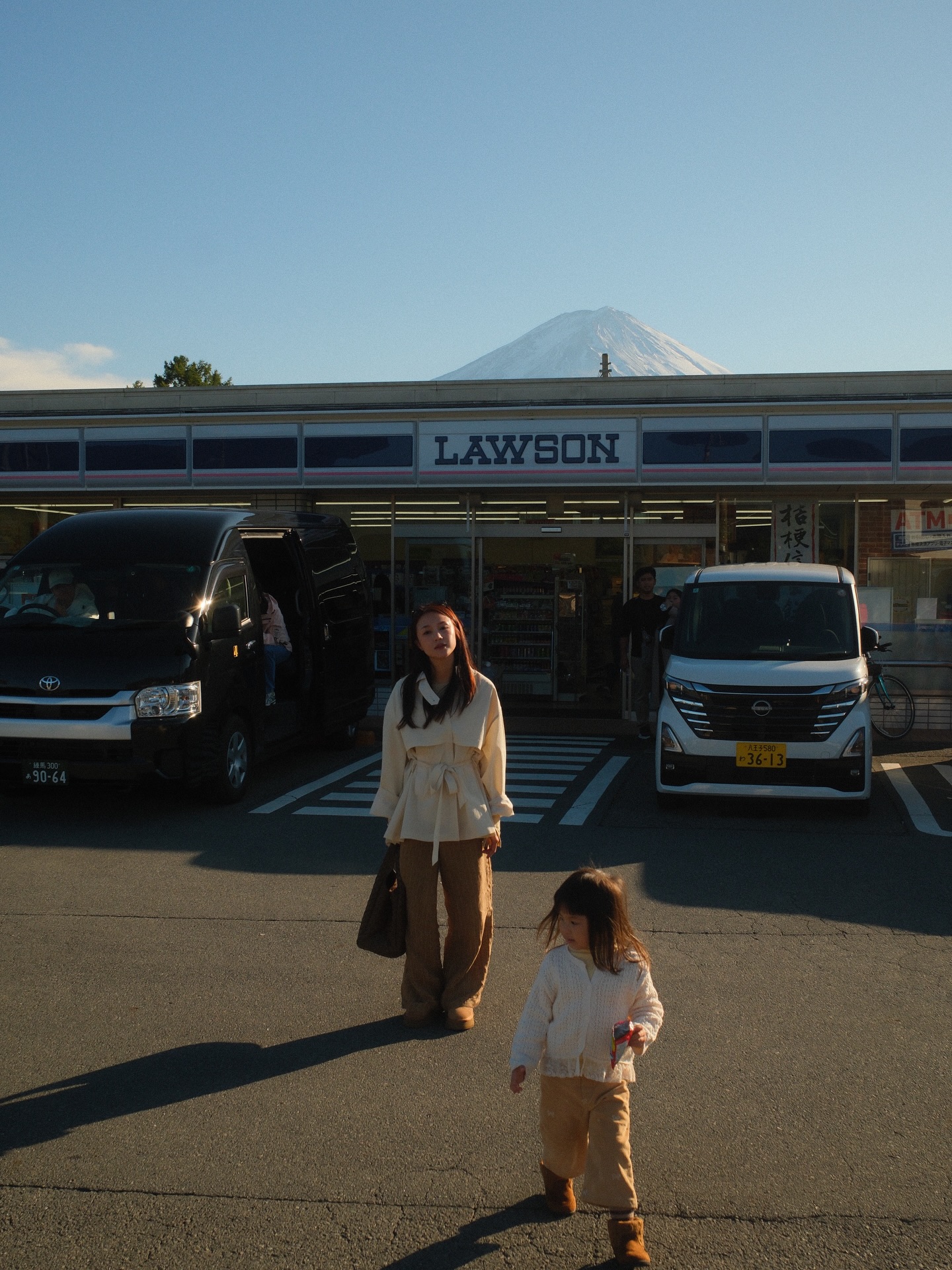 Giáng sinh của gia đình Pam Yêu Ơi: Trang phục “không đụng hàng” và status gây chú ý của mẹ Salim- Ảnh 9.