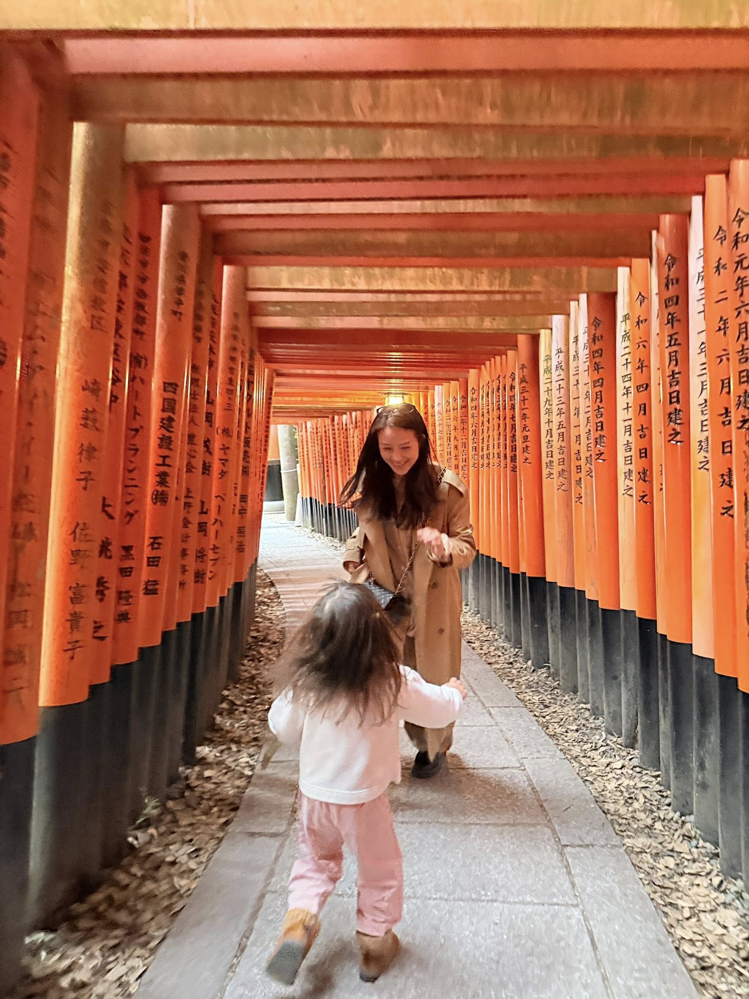 Giáng sinh của gia đình Pam Yêu Ơi: Trang phục “không đụng hàng” và status gây chú ý của mẹ Salim- Ảnh 8.