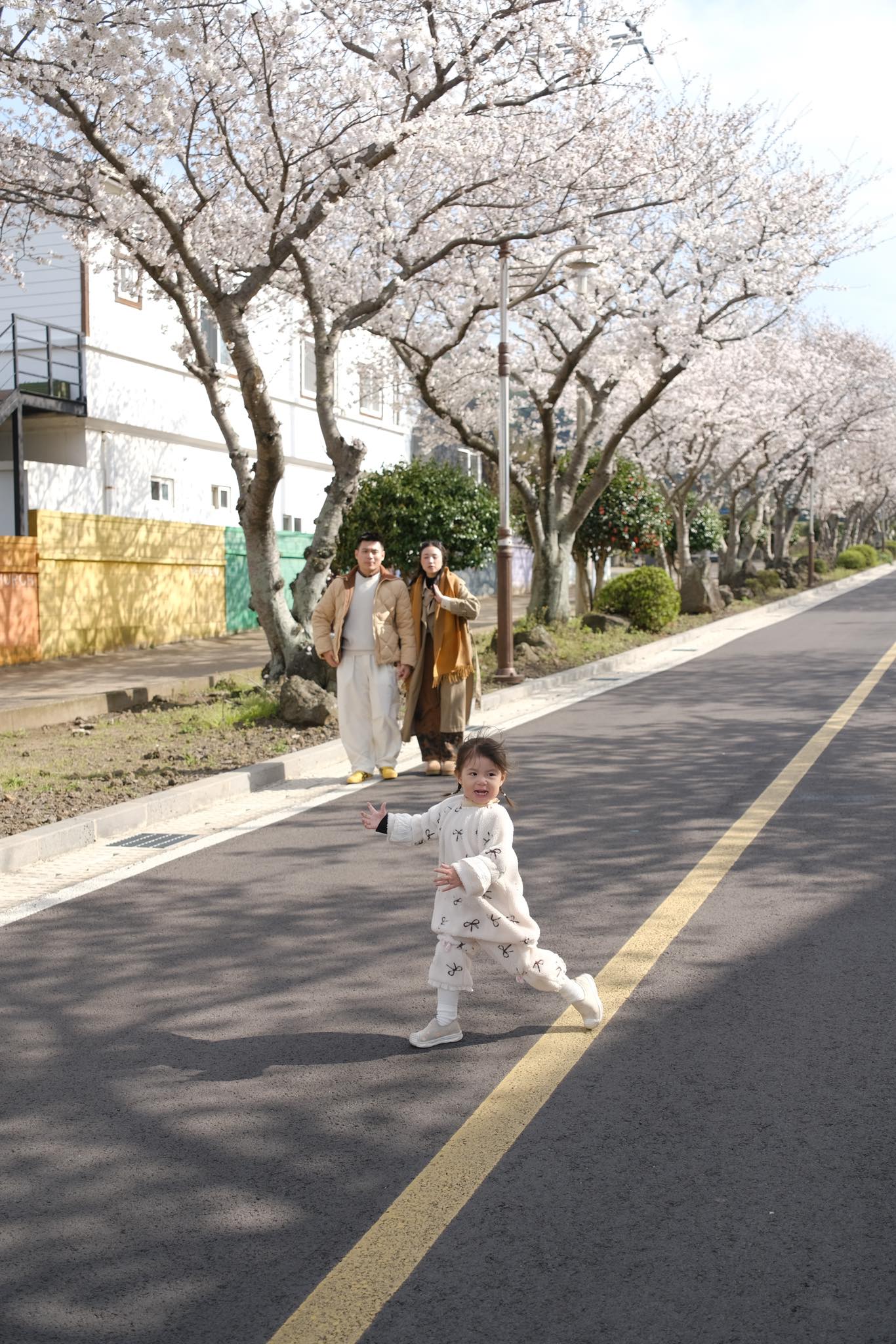 Giáng sinh của gia đình Pam Yêu Ơi: Trang phục “không đụng hàng” và status gây chú ý của mẹ Salim- Ảnh 12.