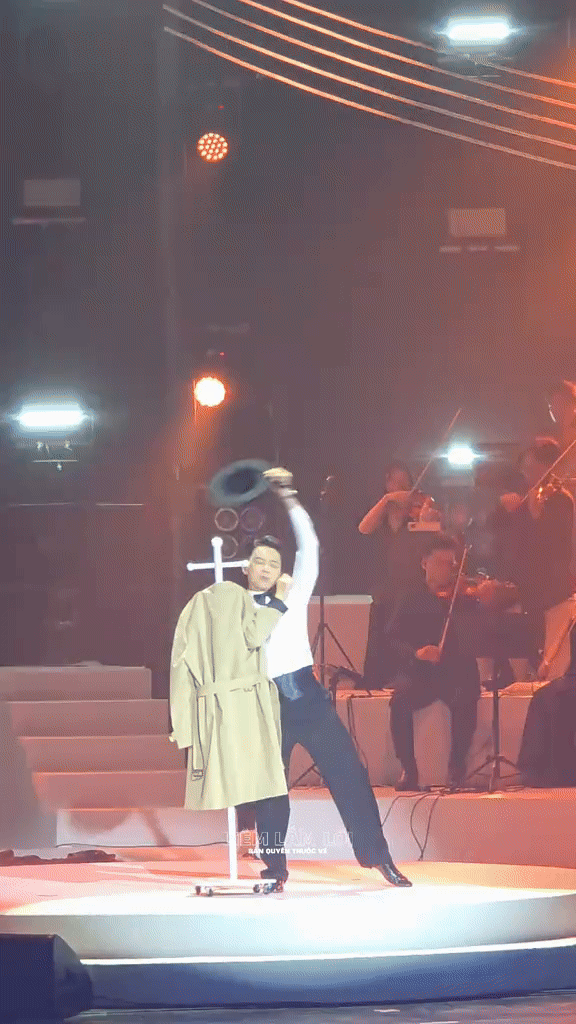 Ngại hộ nam ca sĩ bán vé đắt ngang ngửa Mỹ Tâm: Làm gì khó coi vậy trời?- Ảnh 3.