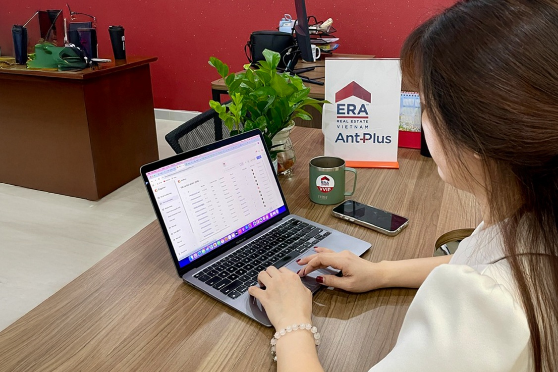 Vì sao doanh nghiệp bất động sản đang thay đổi cách dùng CRM?- Ảnh 1.