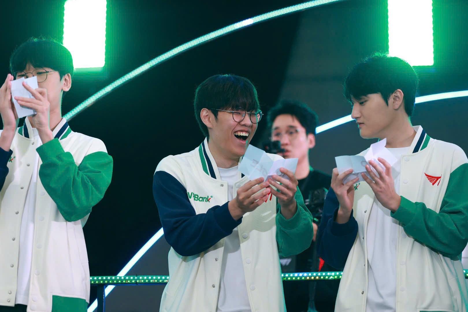 Giây phút bùng nổ khi Faker chào fan bằng tiếng Việt- Ảnh 2.