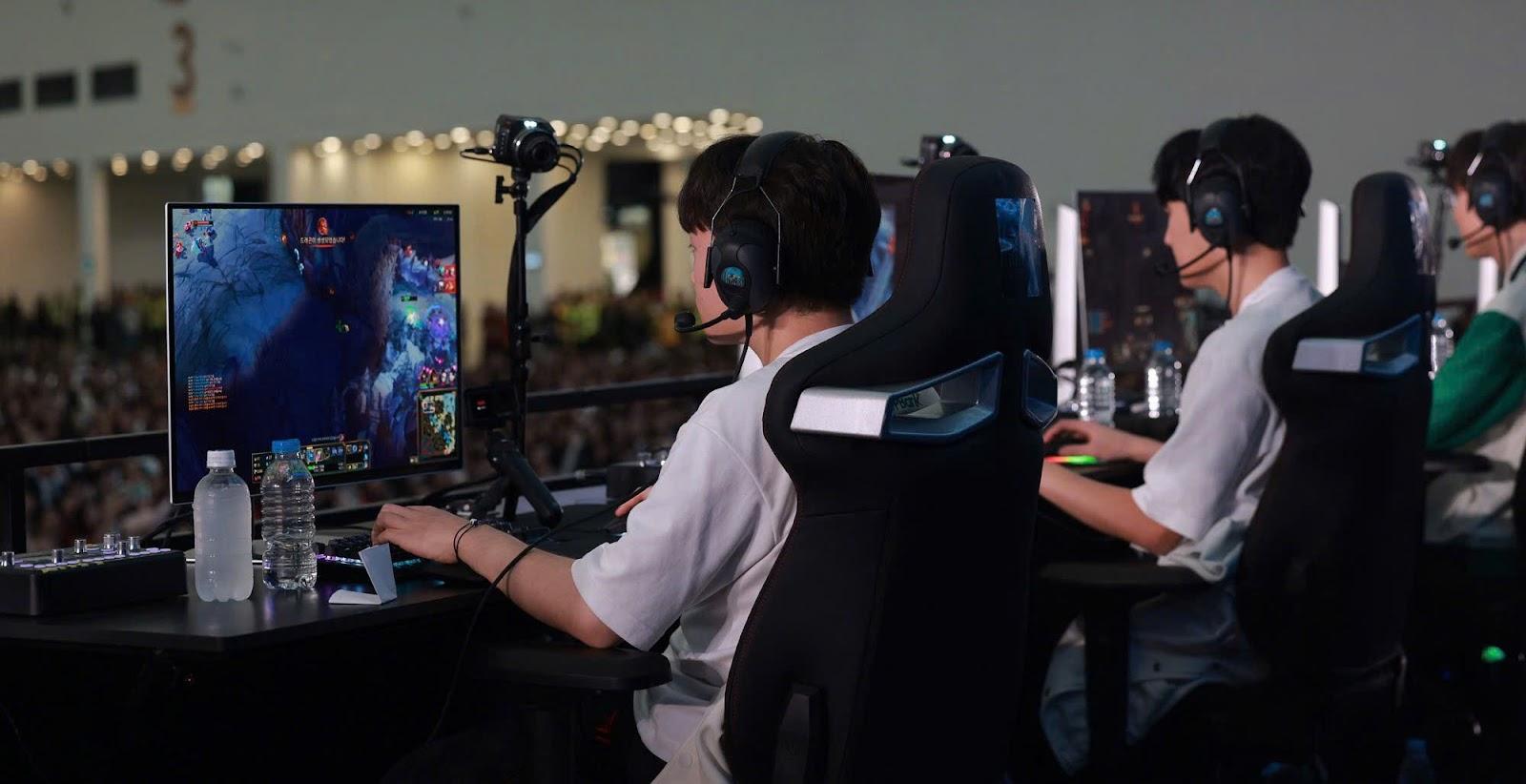 Khoảnh khắc T1 đấu All-Star Việt Nam và chiếc màn hình mà mọi game thủ đều để ý- Ảnh 3.