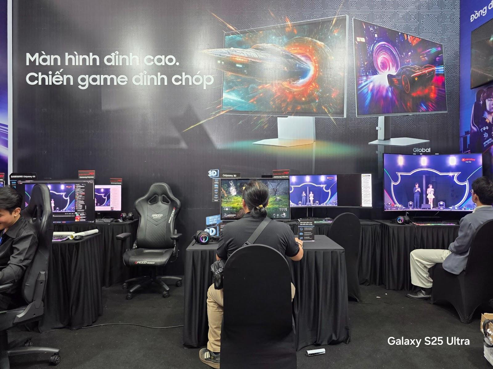 Khoảnh khắc T1 đấu All-Star Việt Nam và chiếc màn hình mà mọi game thủ đều để ý- Ảnh 4.