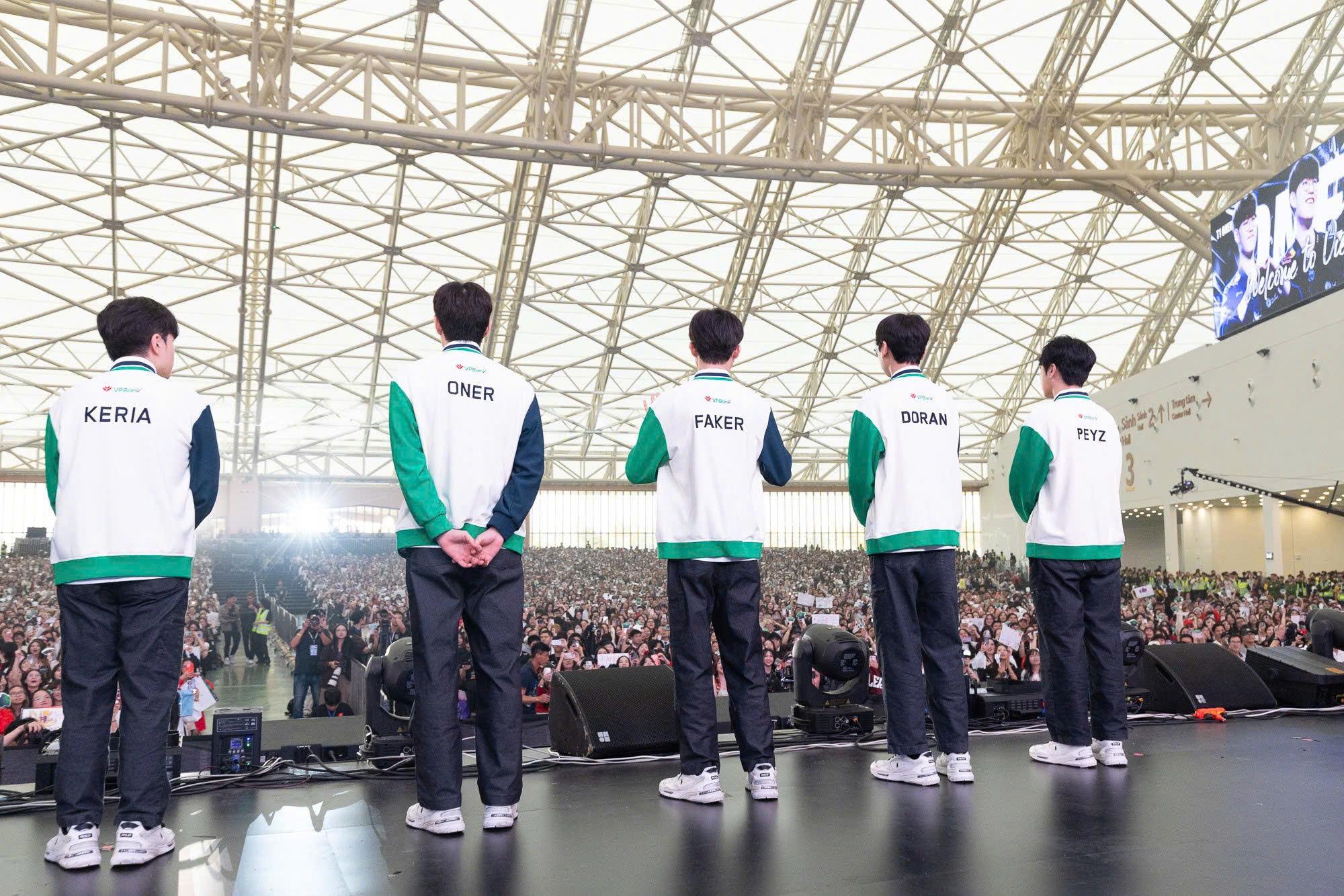 Giây phút bùng nổ khi Faker chào fan bằng tiếng Việt- Ảnh 4.